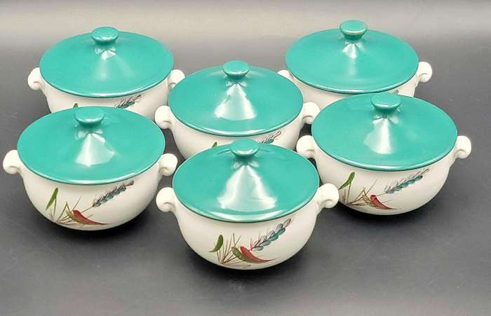 6 x Denby Greenwheat lidded soup bowls by Denby Pottery - Hand-painted, rich green glaze