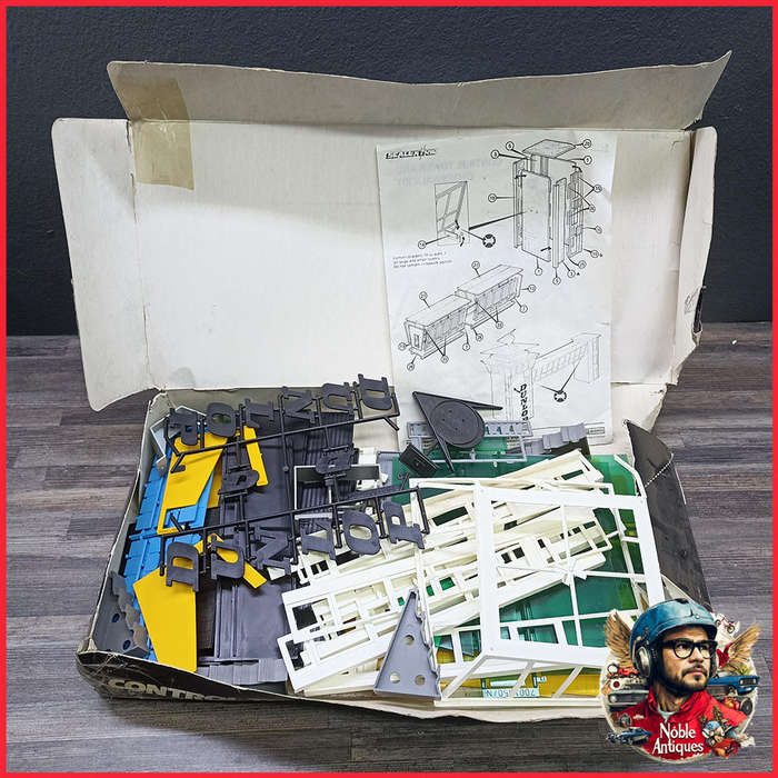 Boxed 1980s Very Rare Scalextric C234 Control Tower And Crosswalk