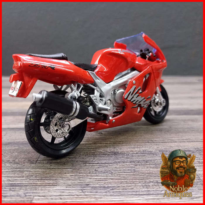 Kawasaki Ninja ZX-7R Motorcycle Die-cast Scale 1:18