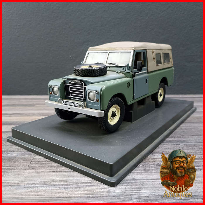 RARE Revell Land Rover series 3 soft top 1/18 scale die cast model