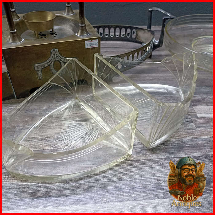 Art Deco J.P. Kayser & Sohn Centrepiece Kayserzinn metalwork and original Art Deco glass elements