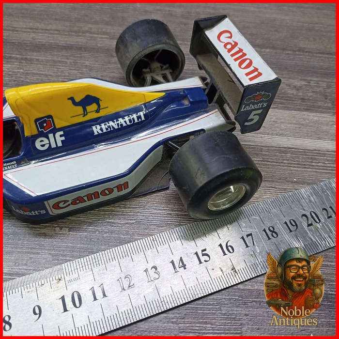 Bburago 1:24 scale die cast model of the Williams FW14 Formula 1 car