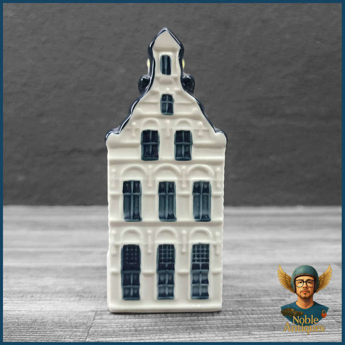 KLM Porcelain Delft Houses 25