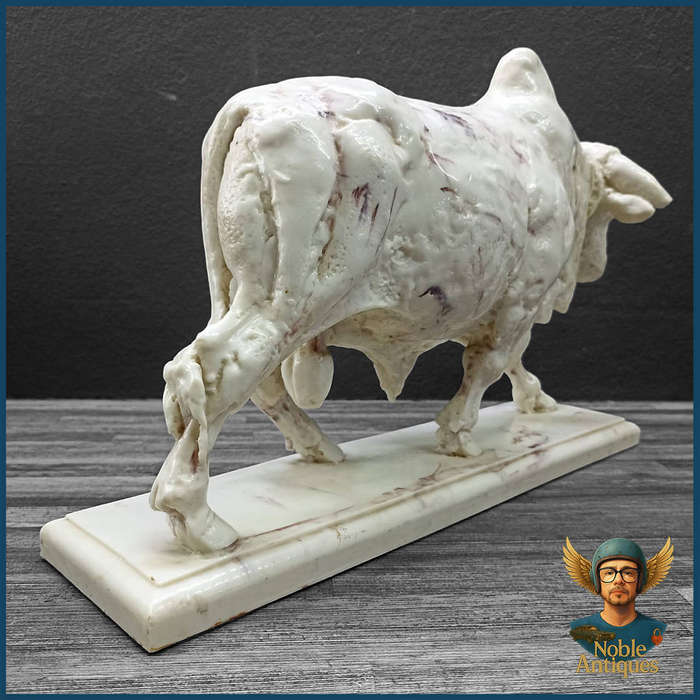 Large patinated resin Brahman Bull statue 40cm x 38cm
