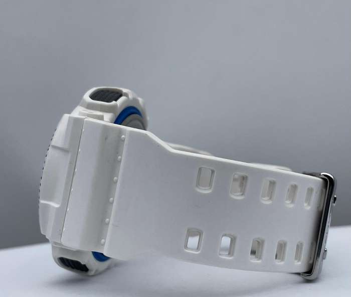 White Casio G shock GA-100B