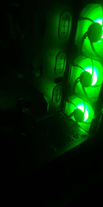Cougar gaming case 4 Raidmax argb fans included