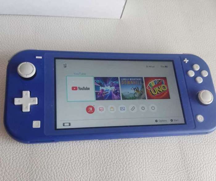 Nintendo Switch lite +Box