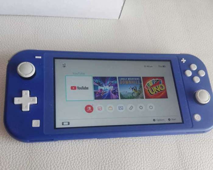 Nintendo Switch lite +Box