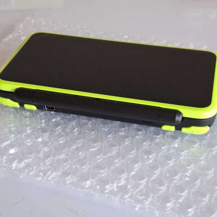 "New" Nintendo 2Ds XL Console