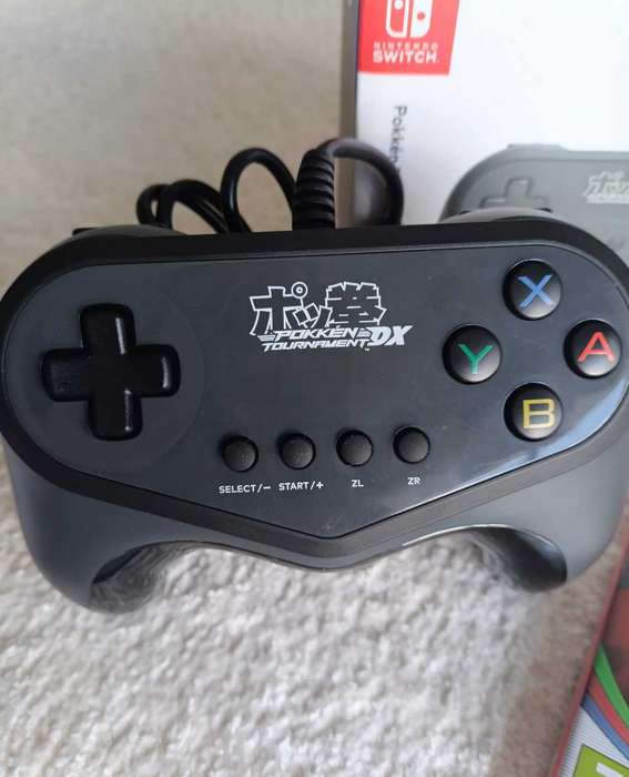 Pokken Tournament DX Nintendo Switch Game +Controller
