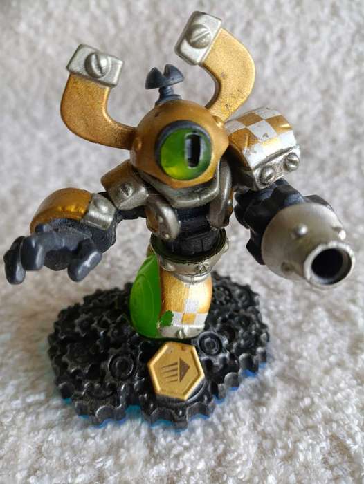 Skylanders Swap Force Nitro Magma Charge/ chipped paint