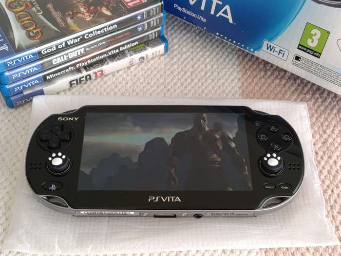 Ps Vita PCH 1004 Console +Games Bundle +Box