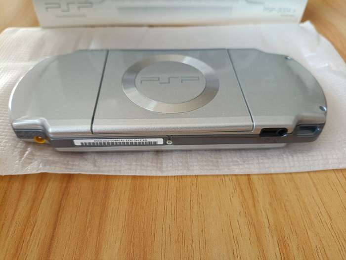 Sony Psp 2004 Console +Box +Original Charger