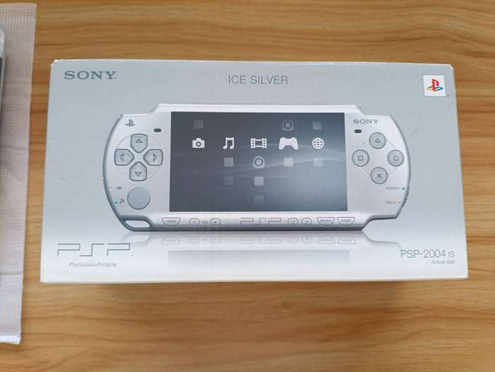 Sony Psp 2004 Console +Box +Original Charger