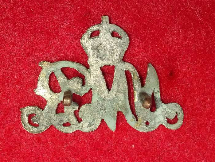 NATAL MOUNTED RIFLES SLOUCH HAT BADGE-WORN 1902-1913- HELMET BADGE 1935-1845- 2 LUGS