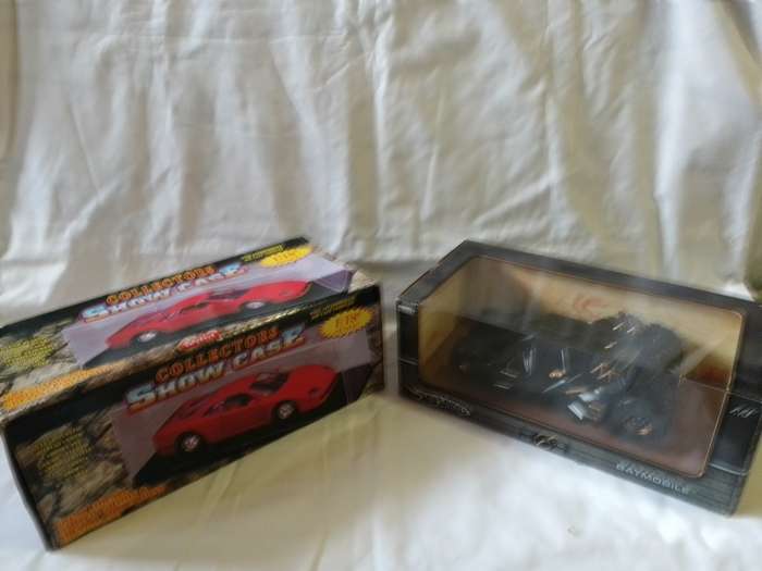Hot wheels 1:18 scale Batman begins 2004 tumbler,Exclusive edition