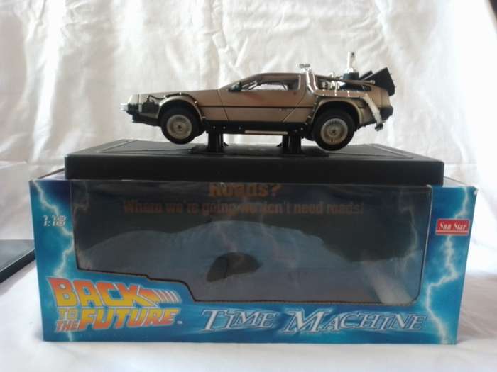 Sun Star Dolorean "Back to the future 2" Time machine 1:18 scale.