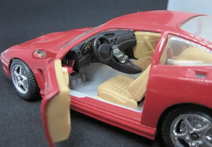 DIE CAST 1996-2002 FERRARI 550 Maranello (1/24)