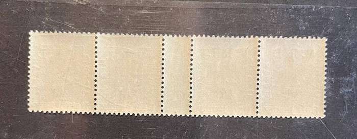 OFS - 1900 - V.R.I. 2nd PRINTING - MNH ½d GUTTER STRIP OF 4
