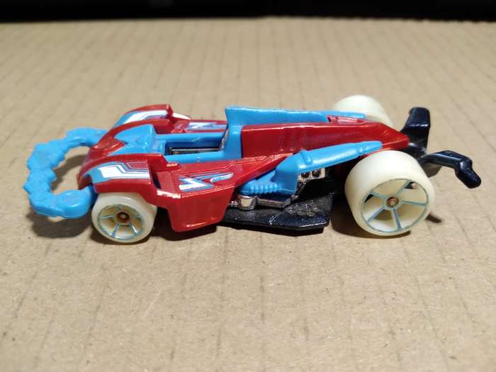 Hotwheels: Wattzup (2016 HW Glow Wheels)