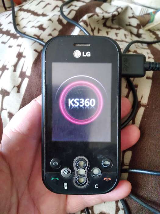 2x LG KS360 Mobile Phones (Webslider)