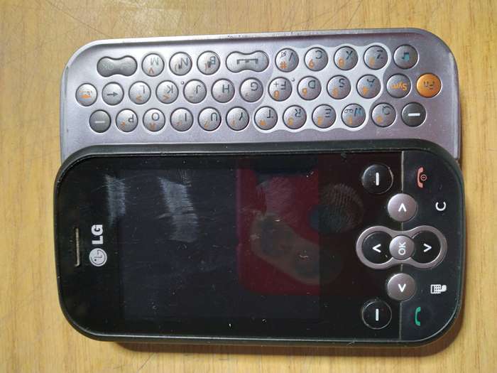 2x LG KS360 Mobile Phones (Webslider)