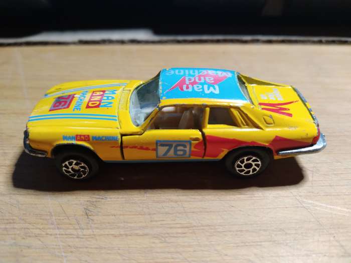Yatming Jaguar XJS Man and Machine No. 1076 made in China