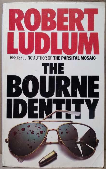 The Bourne Identity - Robert Ludlum (Small Paperback)