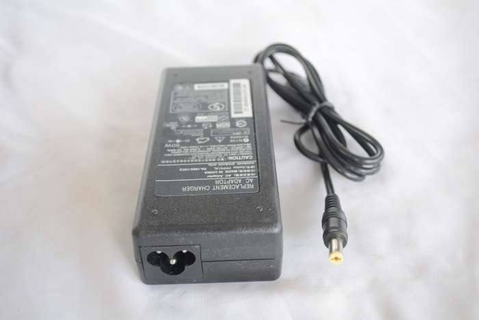 HP laptop chargers, 19V, 4.74A, small pin