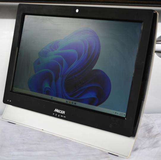 all-in one 23 inch, 4th gen, intel pentium cpu g3260, 4gb ram, 250gb hd, dvdrw, cam, win 11 pro, etc