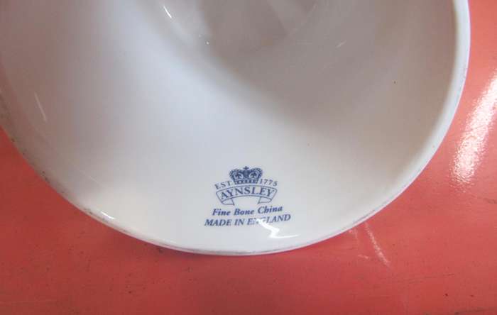 Queen Elizabeth Golden Jubilee 2002 Commemorative Fine China Items