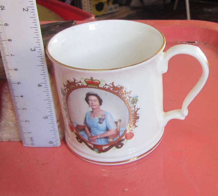 Queen Elizabeth Golden Jubilee 2002 Commemorative Fine China Items