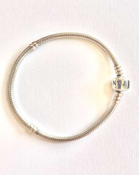 PANDORA Moments Bracelet 19cm