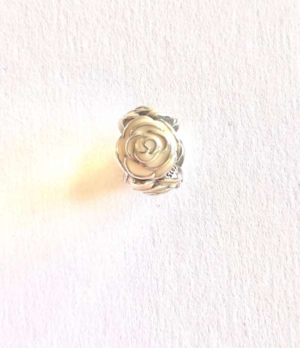 PANDORA Rose Wreath Charm
