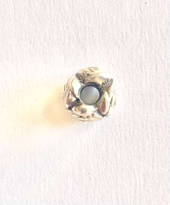 PANDORA Rose Wreath Charm