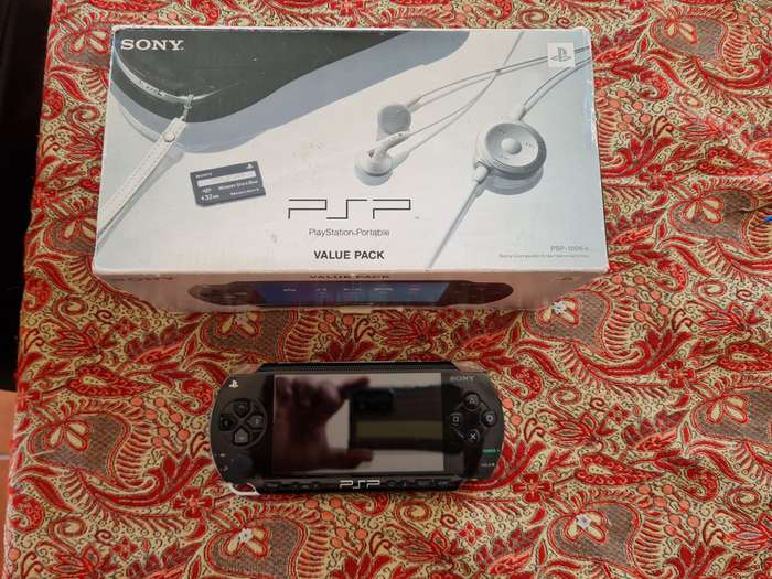 Psp 1000 model with box working