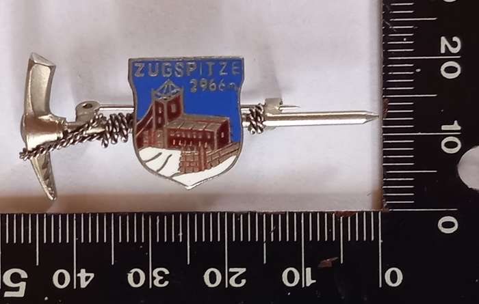 Zugspitze 2966m Vintage German Hat Pin with the  with a Blue logo depicting the Mountain