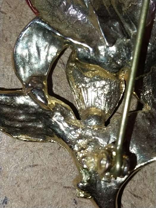 Mid Twentieth Century!Enamel Rose Brooch ! with a High-Quality Rhinestone