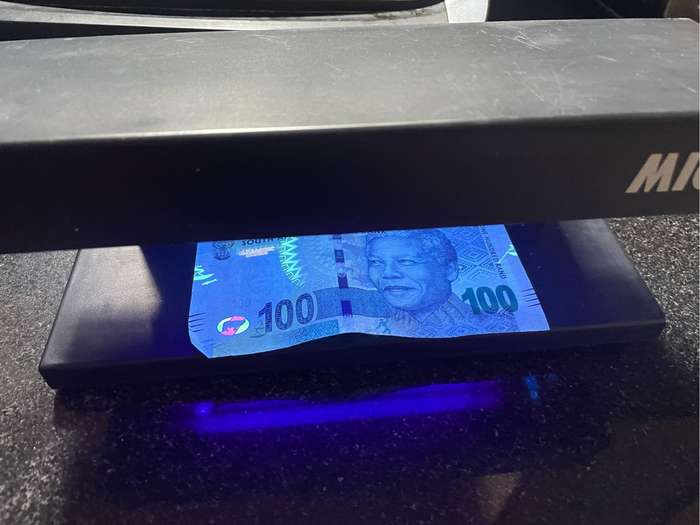 Ultra violet money detector