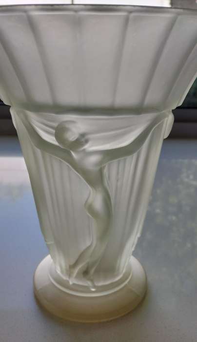 Three Muses - Glass vase