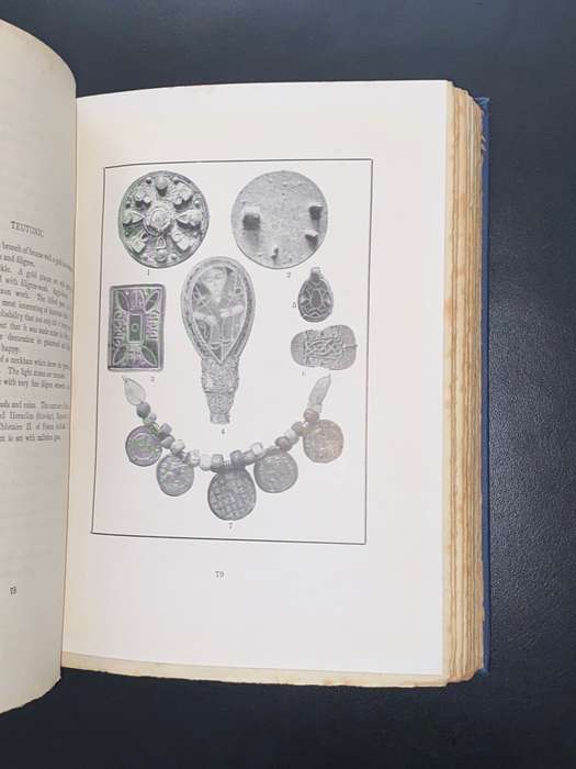 CHATS ON OLD JEWELLERY AND TRINKETS BY MACIVER PERCIVAL 1912