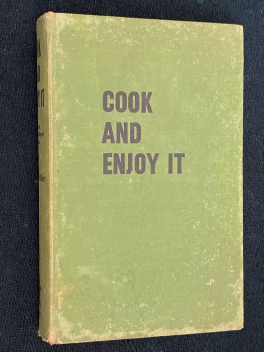 COOK AND ENJOY IT SOUTH AFRICAN COOKERY MANUAL DEUR S.J.A. DE VILLIERS