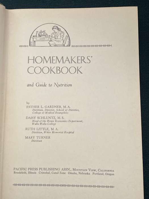HOMEMAKERS COOKBOOK AND GUIDE TO NUTRITION 1946