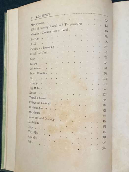HOMEMAKERS COOKBOOK AND GUIDE TO NUTRITION 1946
