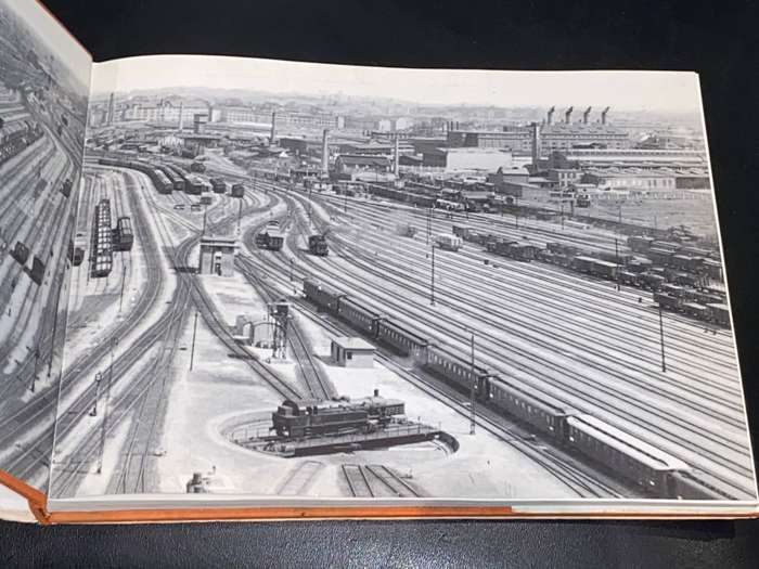 EISENBAHN-BRENNPUNKT BERLIN DIE DEUTSCHE REICHSBAHN 1920-1939 - GERMAN
