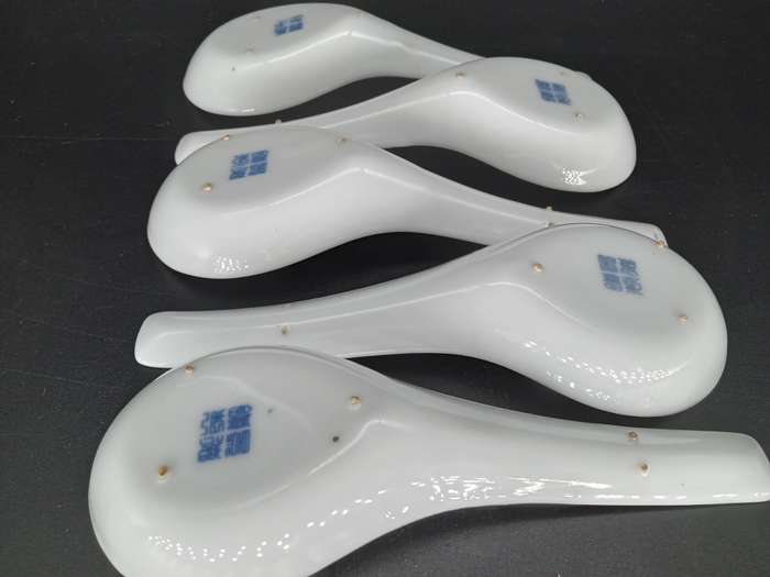 Vintage! Set Of 5 Chinese Porcelain Ceramic Blue & White Flower Patterned Soup Spoons