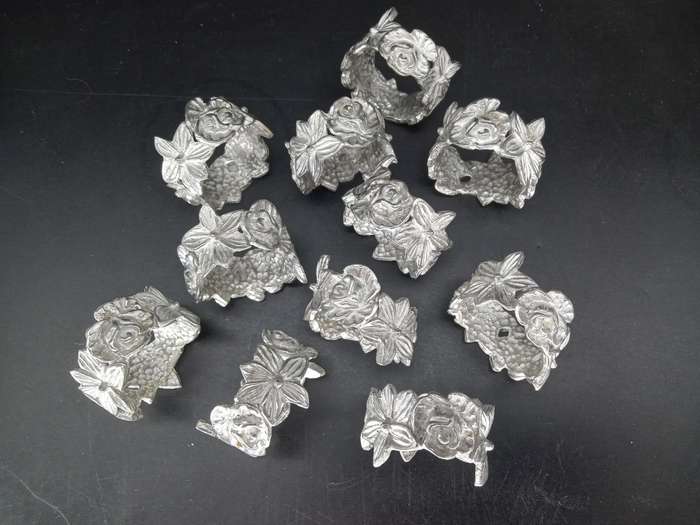 Vintage! Metal Alloy Napkin Rings Set Of 11
