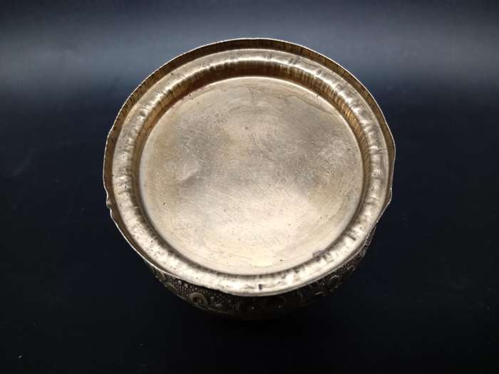 Vintage! Indian - Brass - Flower / Elephant design - KumKum Puja Box / Trinket Box - With Lid