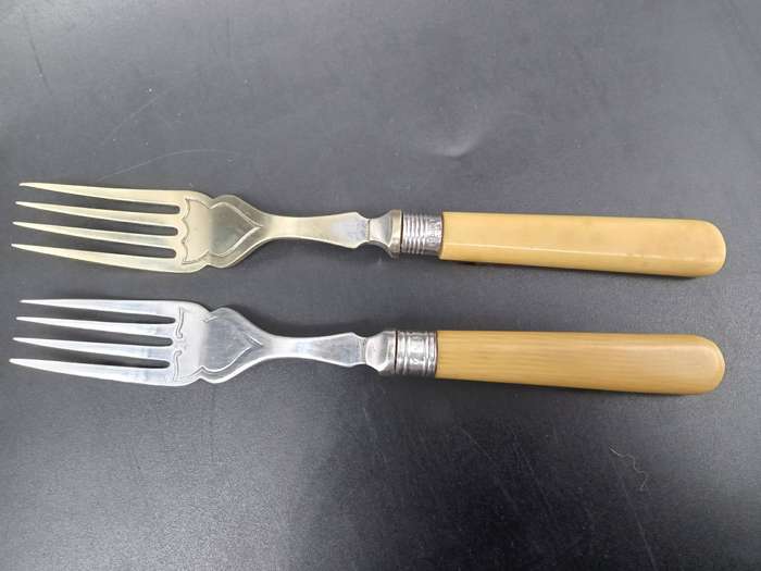 Antique! England - William Hutton & Sons - Early 1900 - Bone Handle  - Set of 6 Knives and 4+2 Forks