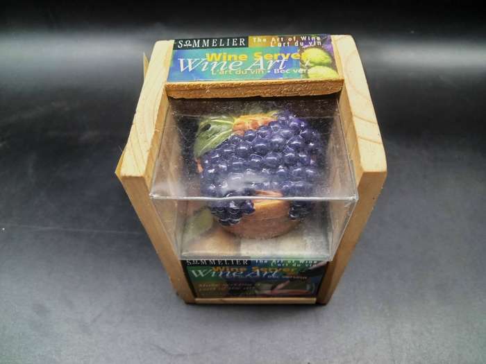 Vintage! Wine Bottle Stopper / Pourer